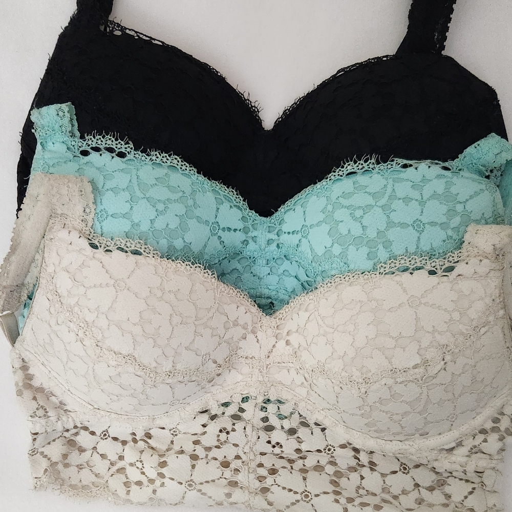VS PINK Lace Underwire Bra Set - Black, Mint, Cream